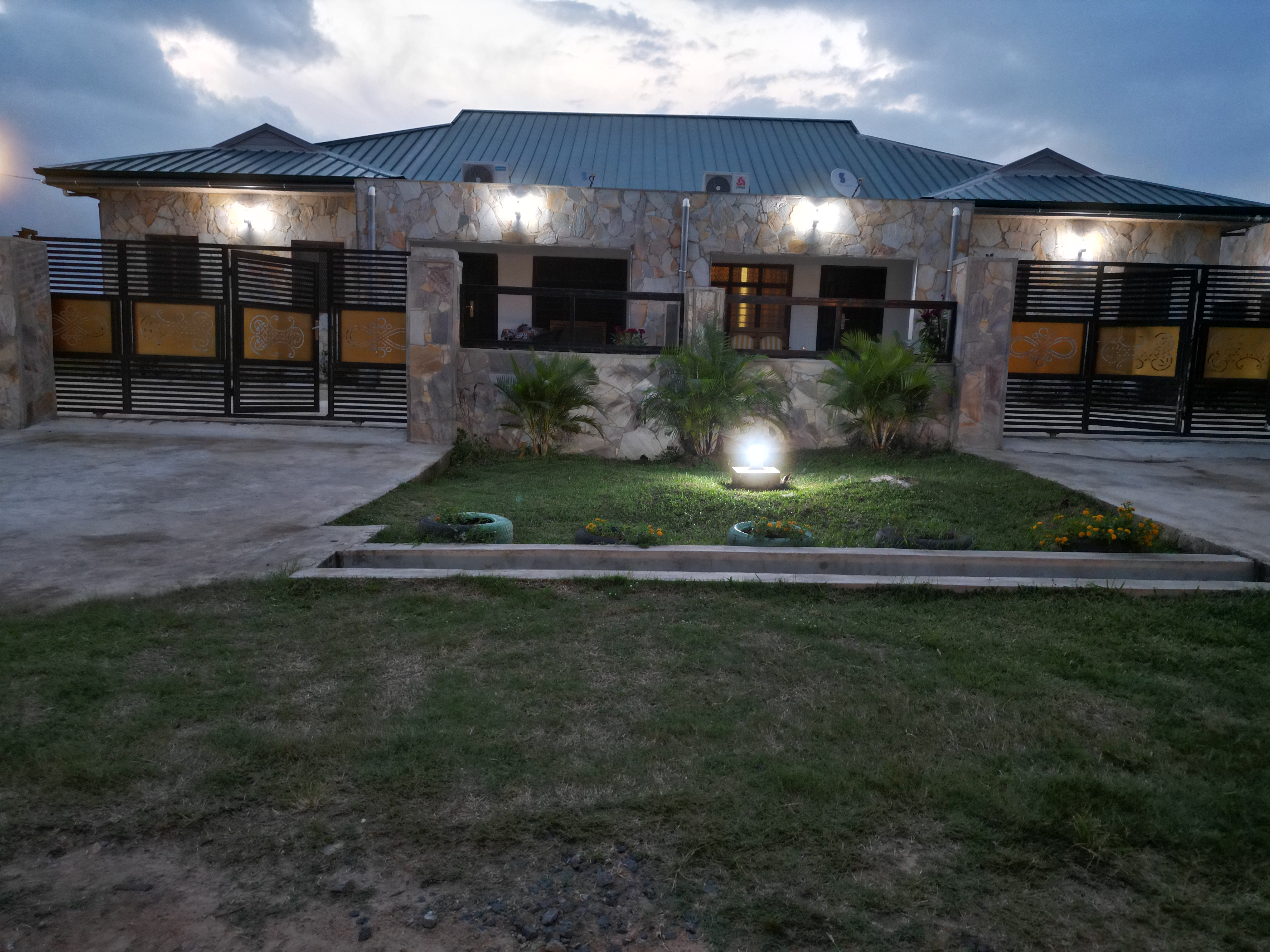 Bungalow (2bedroom) - Image 3